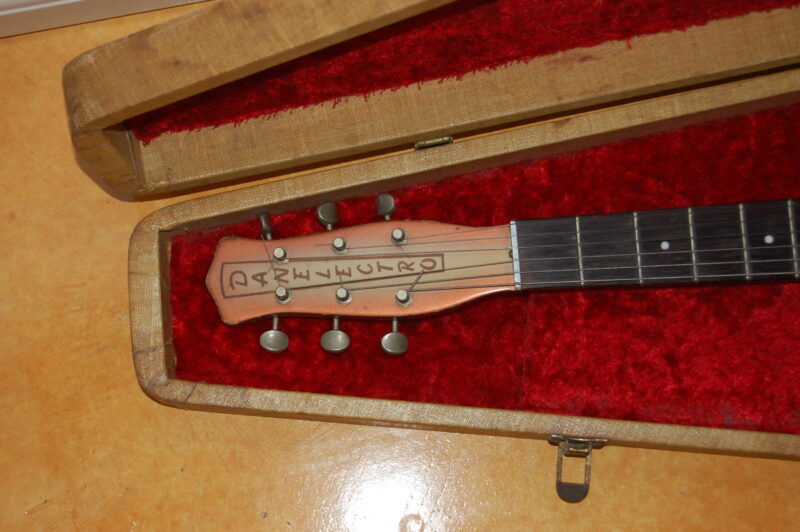 1957 Vintage Danelectro U3 Guitar w/ohsc - Image 10
