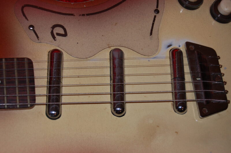 1957 Vintage Danelectro U3 Guitar w/ohsc - Image 6