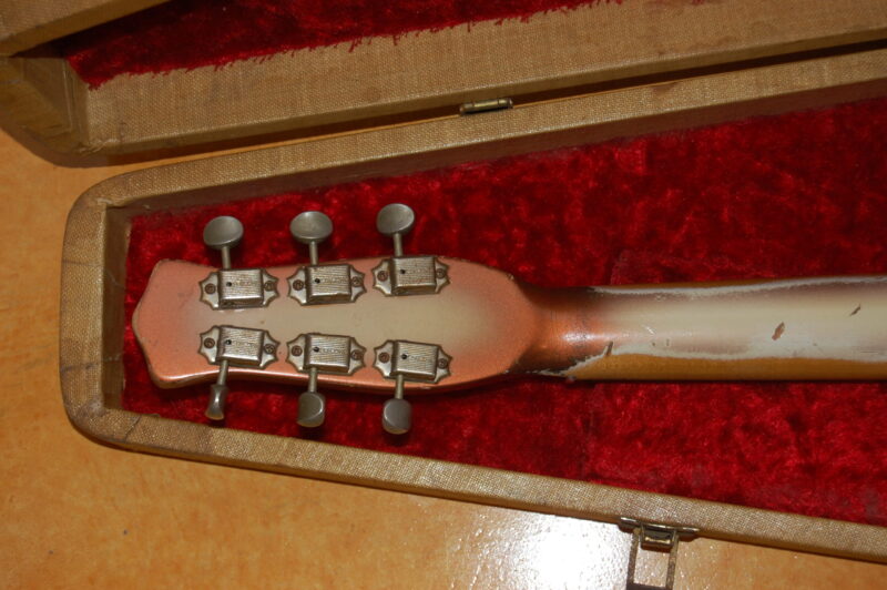 1957 Vintage Danelectro U3 Guitar w/ohsc - Image 5